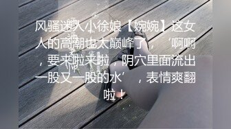 两个极品骚货的诱惑，全程露脸双头道具贯穿两个骚逼，小辣椒大黄瓜玩弄抽插骚穴,扩阴器玩逼,