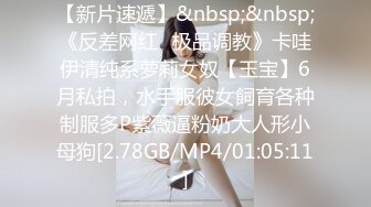 菜原菜菜子在奶吧服务了一个男人，把她凸出的乳头塞到他的脸上。