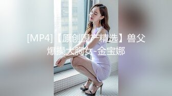 【推特 我的枪好长啊】3P打桩踩头后入骚人妻 千元付费资源 (10)