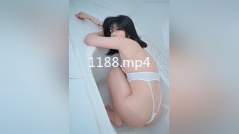 [MP4]STP26708 黑色头套男大战黑丝白嫩御姐美少妇女上位啪啪乳夹口铃道具自慰肛交菊花入珠花样真多 VIP0600