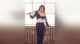 美容院上班的漂亮小美女下班后穿着性感超短裙工作服和客户男友偷情,特意换上开档黑丝干,爽的自己捏着奶子!