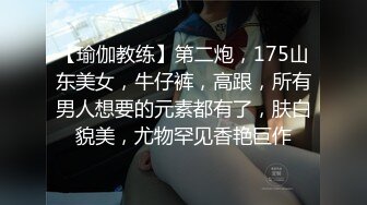 高中制服jk嫩妹肉臀弯腰坐镜头脸和黑森林同框前抄黄色超短裙极品美女扶梯上还用手机把裙子挡着黄色内内