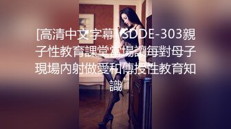 打乳钉 不用紧张 深呼吸 漂亮妹子有这么完美的大奶子 干嘛还要吃这个苦